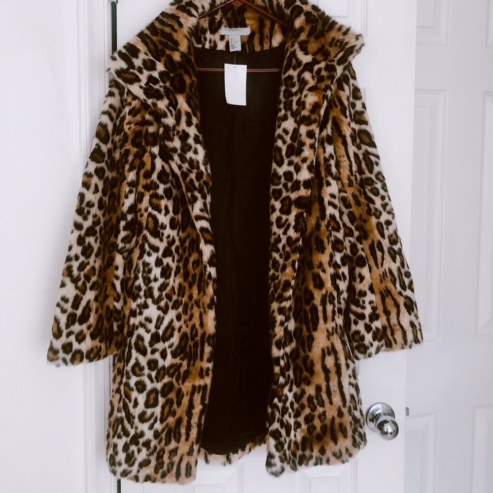 Faux fur leopard coat